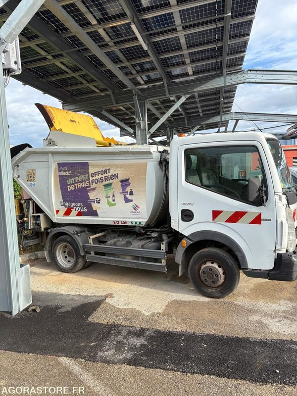 RENAULT MAXITY DIESEL AM 2013 BOM 83275KM CT-350-LL N° VIN: VF6SNFF24D3153920 - Varebil med tipp: bilde 2 RENAULT MAXITY DIESEL AM 2013 BOM 83275KM CT-350-LL N° VIN: VF6SNFF24D3153920 - Varebil med tipp: bilde 2