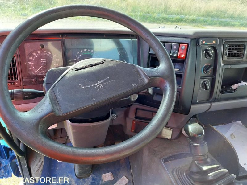 RENAULT PREMIUM 300-19 / 2001 / 816 010 km - Chassis lastebil: bilde 4 RENAULT PREMIUM 300-19 / 2001 / 816 010 km - Chassis lastebil: bilde 4