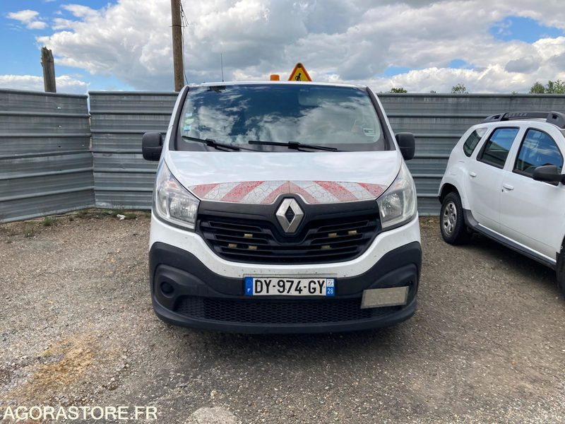 RENAULT TRAFIC - 2015 / 227603 KM (DY-974-GY) (MVU228) - Kassebil: bilde 2 RENAULT TRAFIC - 2015 / 227603 KM (DY-974-GY) (MVU228) - Kassebil: bilde 2