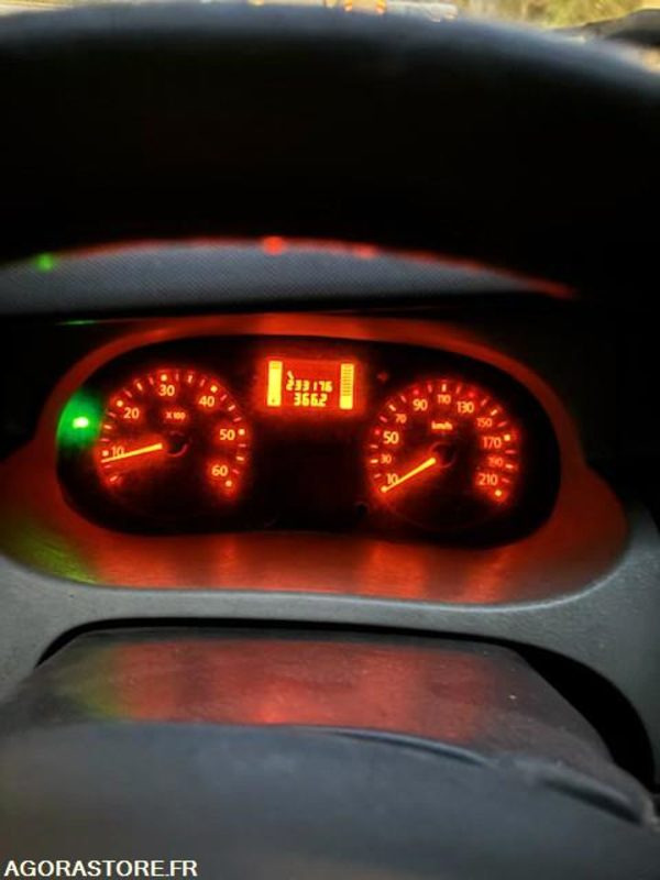 RENAULT TRAFIC - Kassebil: bilde 1 RENAULT TRAFIC - Kassebil: bilde 1