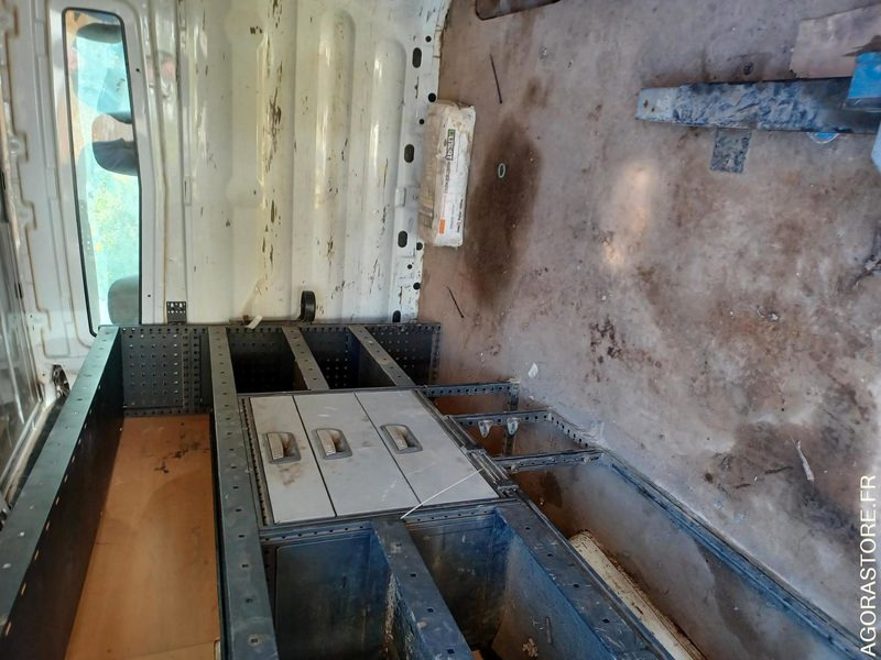 RENAULT TRAFIC / REF SCP : 818 - Kassebil: bilde 4 RENAULT TRAFIC / REF SCP : 818 - Kassebil: bilde 4