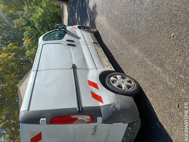 RENAULT TRAFIC / REF SCP : 818 - Kassebil: bilde 1 RENAULT TRAFIC / REF SCP : 818 - Kassebil: bilde 1