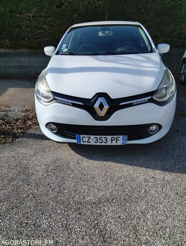 Renault Clio 4 - 2013 - 175185kms - CZ353PF - Personenbil: bilde 2 Renault Clio 4 - 2013 - 175185kms - CZ353PF - Personenbil: bilde 2