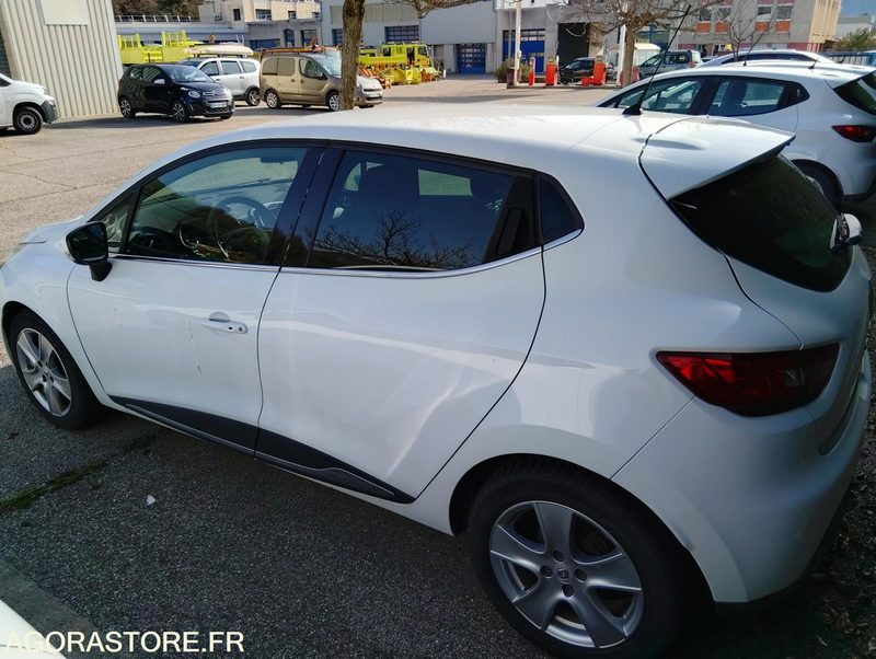 Renault Clio 4 - 2013 - 175185kms - CZ353PF - Personenbil: bilde 3 Renault Clio 4 - 2013 - 175185kms - CZ353PF - Personenbil: bilde 3