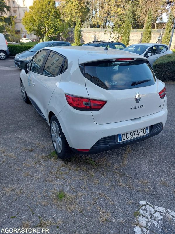Renault Clio Blanche DC974FQ de 2013 - 67561 km - Personenbil: bilde 1 Renault Clio Blanche DC974FQ de 2013 - 67561 km - Personenbil: bilde 1