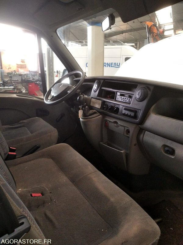 Renault Master - Kassebil: bilde 3 Renault Master - Kassebil: bilde 3