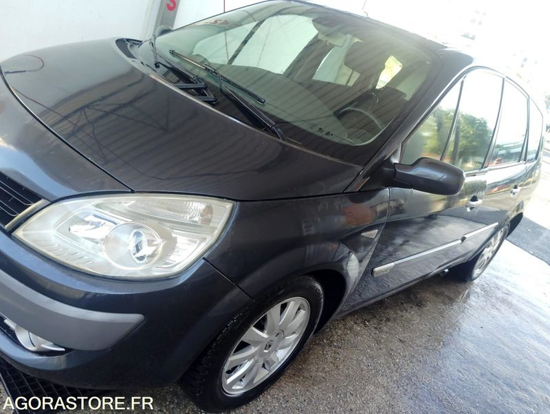 Renault Megane Grand Scénic 1.9 DCI 130CH - Personenbil: bilde 2 Renault Megane Grand Scénic 1.9 DCI 130CH - Personenbil: bilde 2