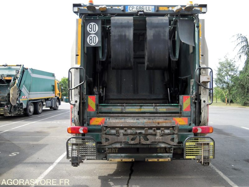 Renault Premium 380 6x2 DXI 11 équipé d'une benne SEMAT OM Série 14000 - Søppelbil: bilde 4 Renault Premium 380 6x2 DXI 11 équipé d'une benne SEMAT OM Série 14000 - Søppelbil: bilde 4