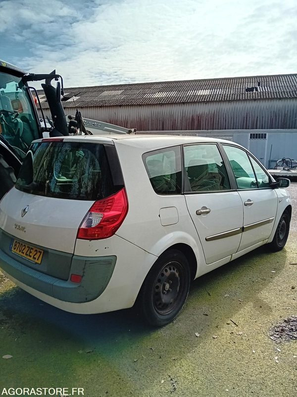Renault Scénic 2 - 2007 - 186706 kms - Personenbil: bilde 2 Renault Scénic 2 - 2007 - 186706 kms - Personenbil: bilde 2