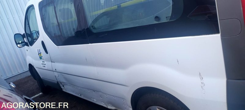 Renault Trafic 2 combi phrase . 2.0 dci 16v minibus long 90 cv - Minibuss, Persontransport: bilde 2 Renault Trafic 2 combi phrase . 2.0 dci 16v minibus long 90 cv - Minibuss, Persontransport: bilde 2