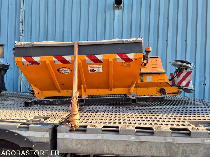 SALEUSE EPOKE S-2300 E 2000 AVEC MOTEUR AUXILIAIRE - Hageutstyr: bilde 1 SALEUSE EPOKE S-2300 E 2000 AVEC MOTEUR AUXILIAIRE - Hageutstyr: bilde 1