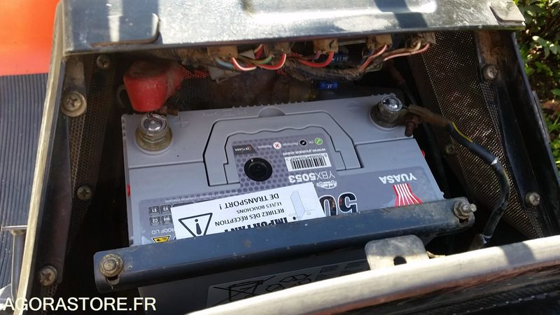 Leie  TONDEUSE KUBOTA G21 DIESEL 2007 933H SANS PLATEAU DE COUPE TONDEUSE KUBOTA G21 DIESEL 2007 933H SANS PLATEAU DE COUPE: bilde 11