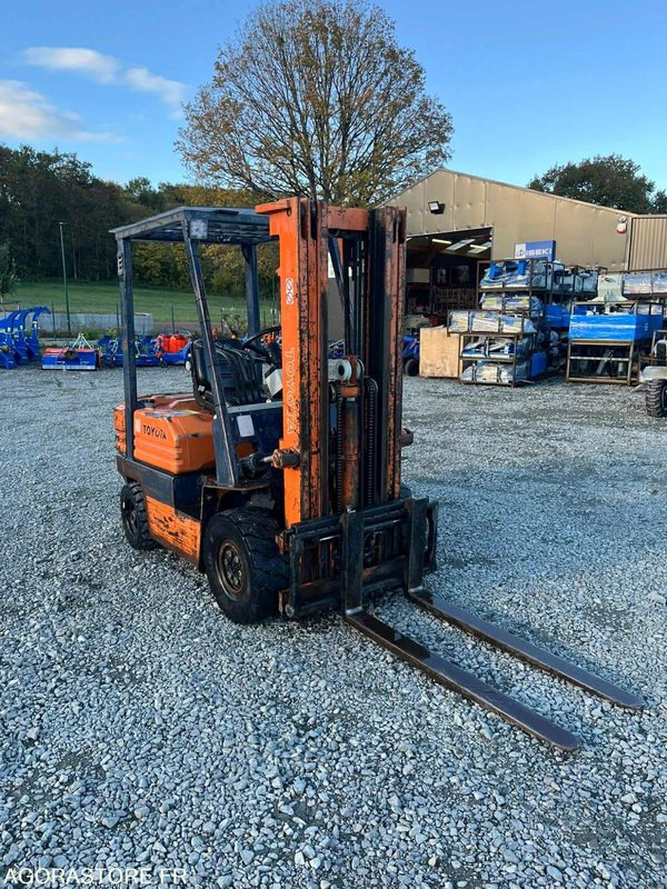 TOYOTA chariot levée libre TOYOTA 025FD18 Diesel - Dieseltruck: bilde 2 TOYOTA chariot levée libre TOYOTA 025FD18 Diesel - Dieseltruck: bilde 2