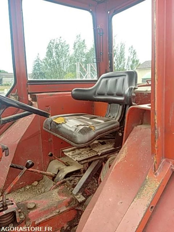 TRACTEUR RENAULT R7441 - 1975 / 12 620 H - Traktor: bilde 4 TRACTEUR RENAULT R7441 - 1975 / 12 620 H - Traktor: bilde 4