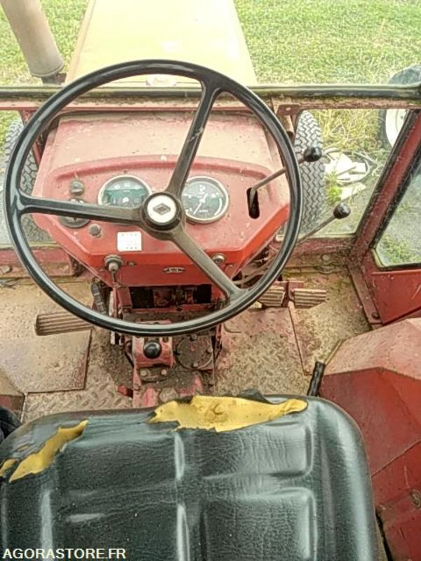 TRACTEUR RENAULT R7441 - 1975 / 12 620 H - Traktor: bilde 5 TRACTEUR RENAULT R7441 - 1975 / 12 620 H - Traktor: bilde 5