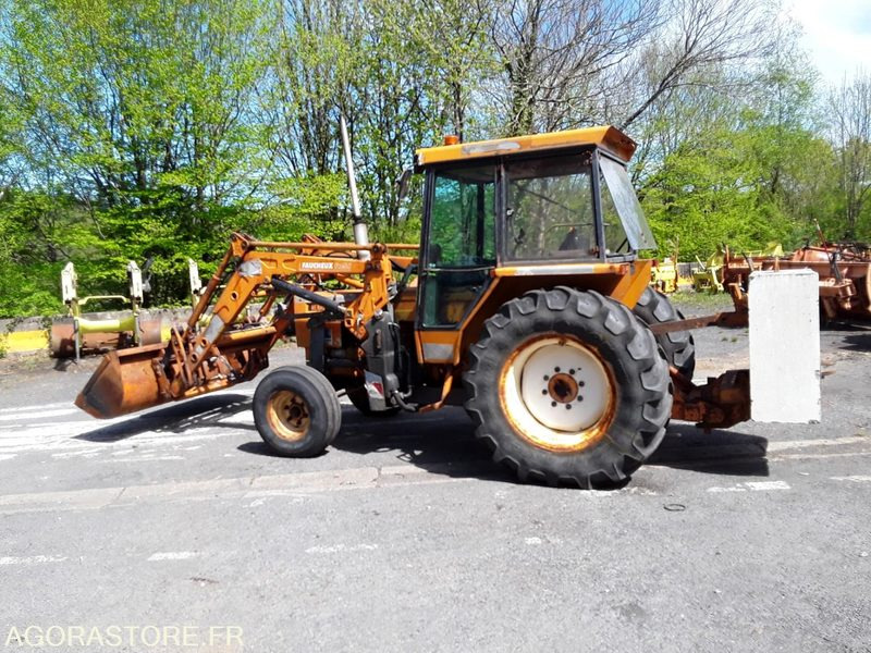 TRACTEUR RENAULT R782 Chargeur D2678 - Traktor: bilde 1 TRACTEUR RENAULT R782 Chargeur D2678 - Traktor: bilde 1
