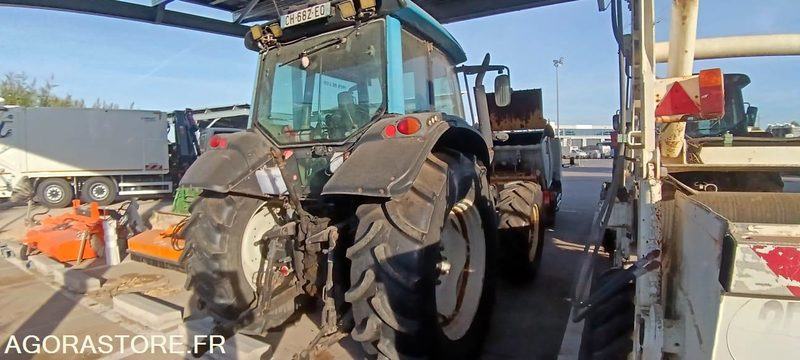 TRACTEUR VALTRA N101H CH-682-EQ 8575H AM 2007 - Traktor: bilde 3 TRACTEUR VALTRA N101H CH-682-EQ 8575H AM 2007 - Traktor: bilde 3