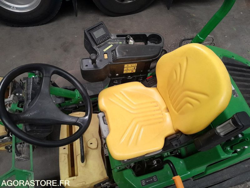 Tondeuse autoportée de green 2750e cut JOHN DEERE (TAP318) - Hageutstyr: bilde 3 Tondeuse autoportée de green 2750e cut JOHN DEERE (TAP318) - Hageutstyr: bilde 3