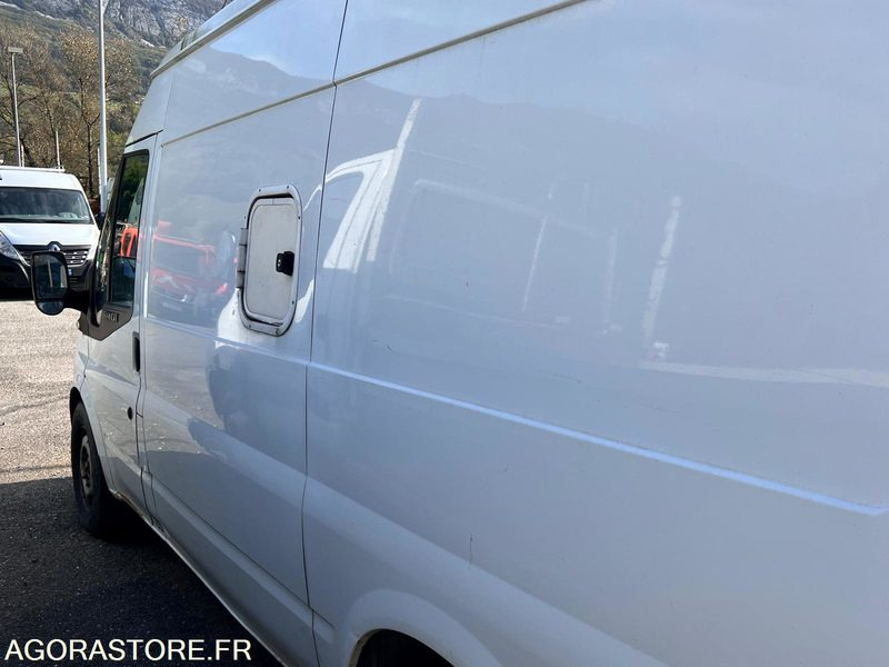 UTILITAIRE FORD TRANSIT - 2011 / 160 000 KM - MOTEUR CASSÉ - Kassebil: bilde 4 UTILITAIRE FORD TRANSIT - 2011 / 160 000 KM - MOTEUR CASSÉ - Kassebil: bilde 4