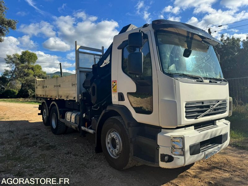 VOLVO 6x2 GRUE HIAB 244-E6 JIB 45X-3 - 2009 - 88 000km - Tippbil: bilde 1 VOLVO 6x2 GRUE HIAB 244-E6 JIB 45X-3 - 2009 - 88 000km - Tippbil: bilde 1