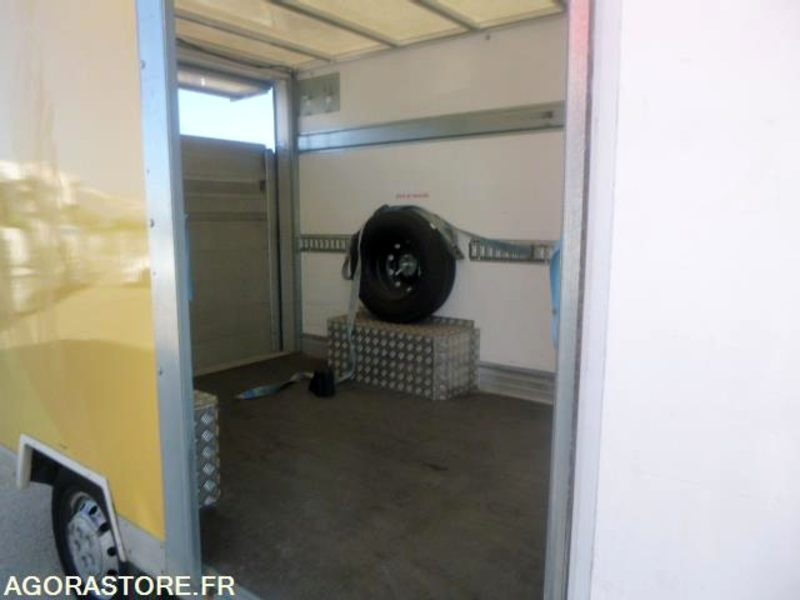 Fiat DUCATO HAYON PACK CARBURANT GNV+SP PETITE CAPACITE - Varebil: bilde 4 Fiat DUCATO HAYON PACK CARBURANT GNV+SP PETITE CAPACITE - Varebil: bilde 4