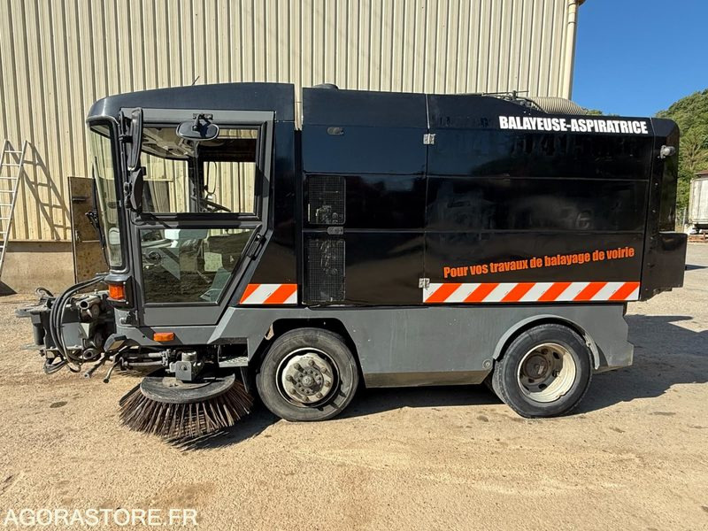 Balayeuse aspiratrice MATHIEUX C 560-2003-6077 Heures - Feiebil: bilde 2 Balayeuse aspiratrice MATHIEUX C 560-2003-6077 Heures - Feiebil: bilde 2