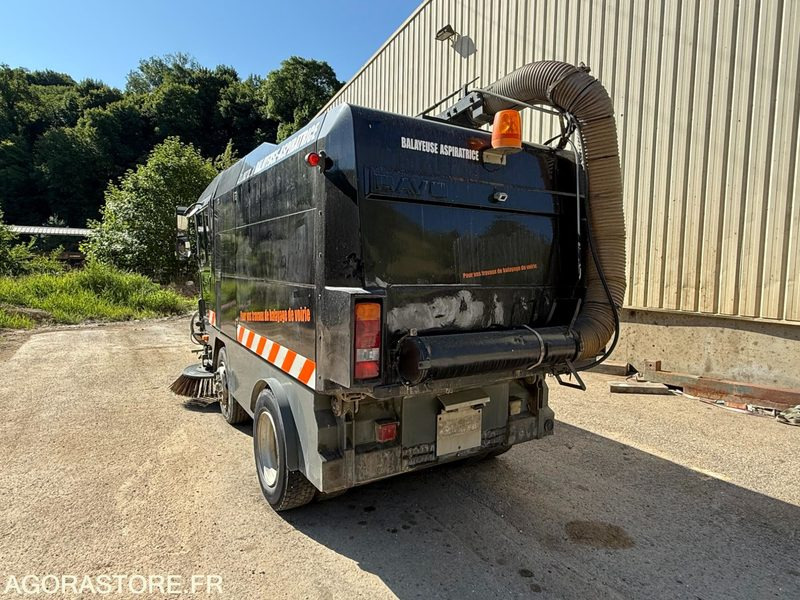 Balayeuse aspiratrice MATHIEUX C 560-2003-6077 Heures - Feiebil: bilde 3 Balayeuse aspiratrice MATHIEUX C 560-2003-6077 Heures - Feiebil: bilde 3