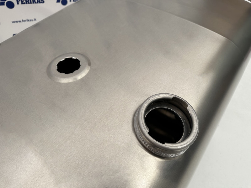 Iveco New aluminum fuel tank 350L - Drivstofftank for Lastebil: bilde 3 Iveco New aluminum fuel tank 350L - Drivstofftank for Lastebil: bilde 3