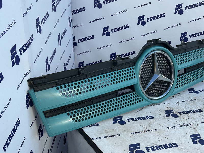 Mercedes-Benz bonnet grill with illuminated logo - Panser for Lastebil: bilde 2 Mercedes-Benz bonnet grill with illuminated logo - Panser for Lastebil: bilde 2