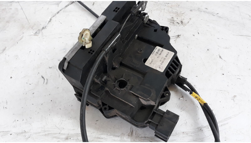 Mercedes-Benz left side door lock - Karosseri og eksteriør for Lastebil: bilde 4 Mercedes-Benz left side door lock - Karosseri og eksteriør for Lastebil: bilde 4