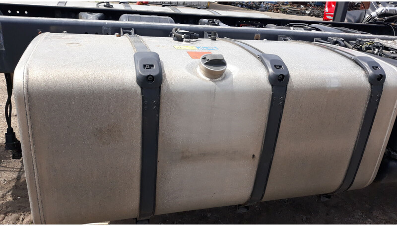 Scania 600L complete fuel tank with brackets - Drivstofftank for Lastebil: bilde 1 Scania 600L complete fuel tank with brackets - Drivstofftank for Lastebil: bilde 1