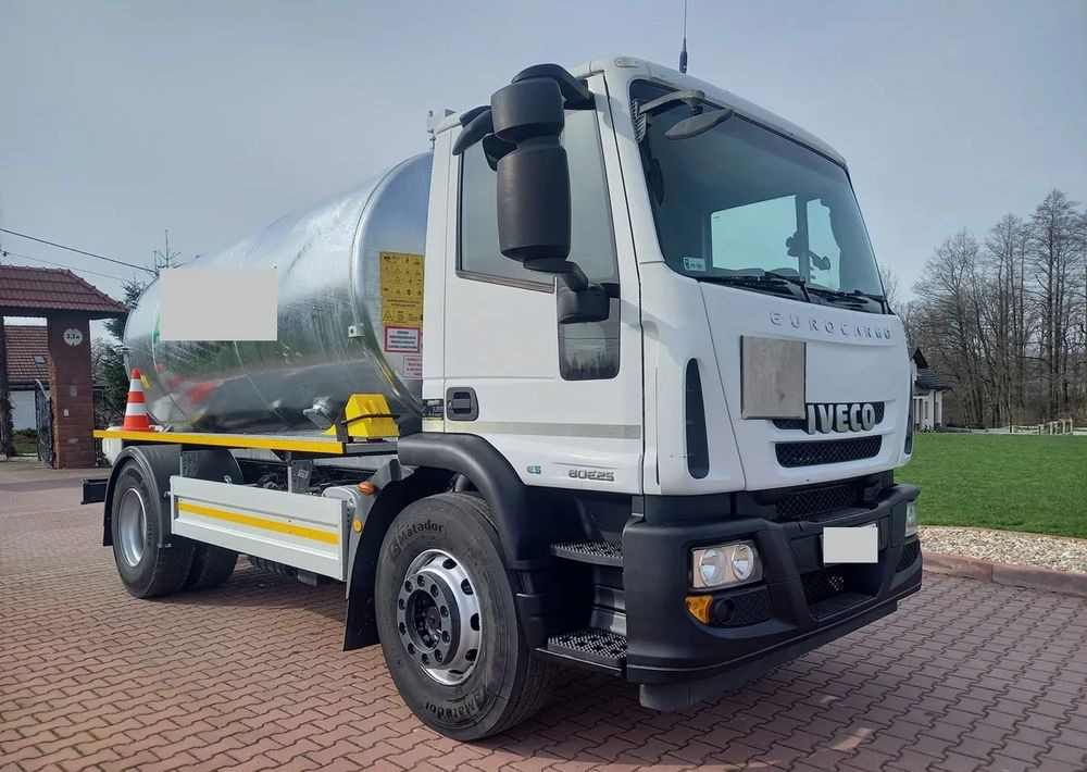 Iveco EURO CARGO 180 E 25 EURO 5 ASENIZACJA ASENIZACYJNY BECZKA - Tankbil: bilde 1 Iveco EURO CARGO 180 E 25 EURO 5 ASENIZACJA ASENIZACYJNY BECZKA - Tankbil: bilde 1