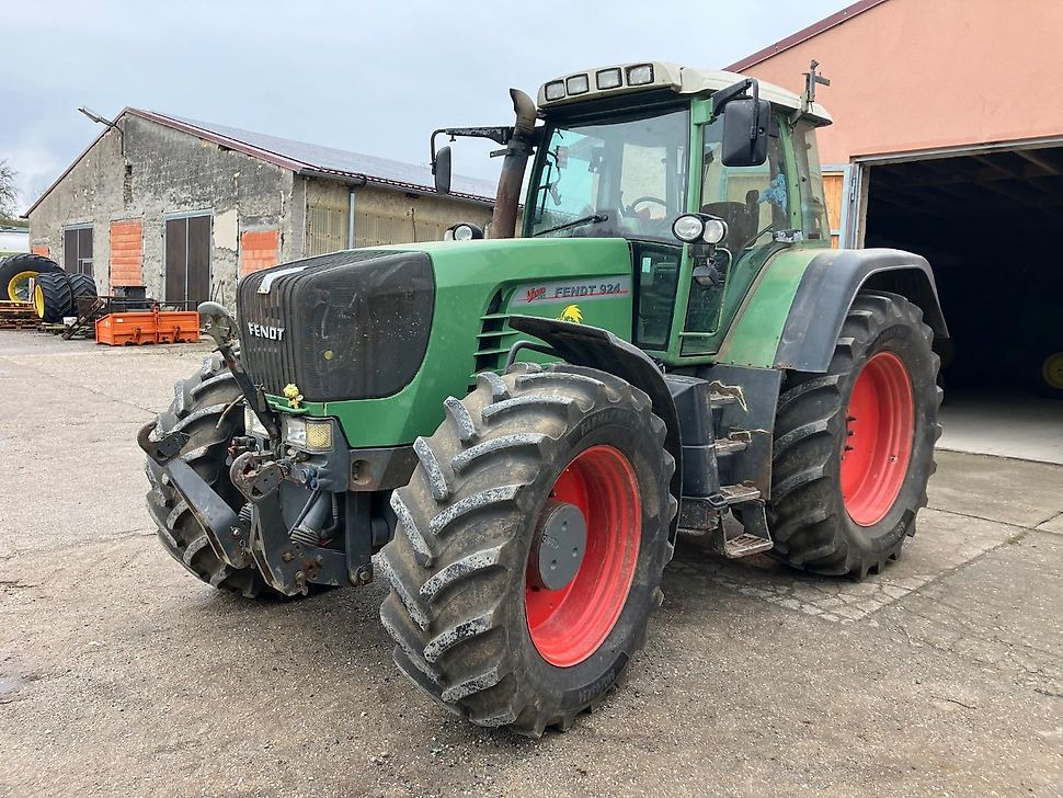 Türpisch Landmaschinen
Herr Christian Türpisch - - Traktor: bilde 2 Türpisch Landmaschinen
Herr Christian Türpisch - - Traktor: bilde 2