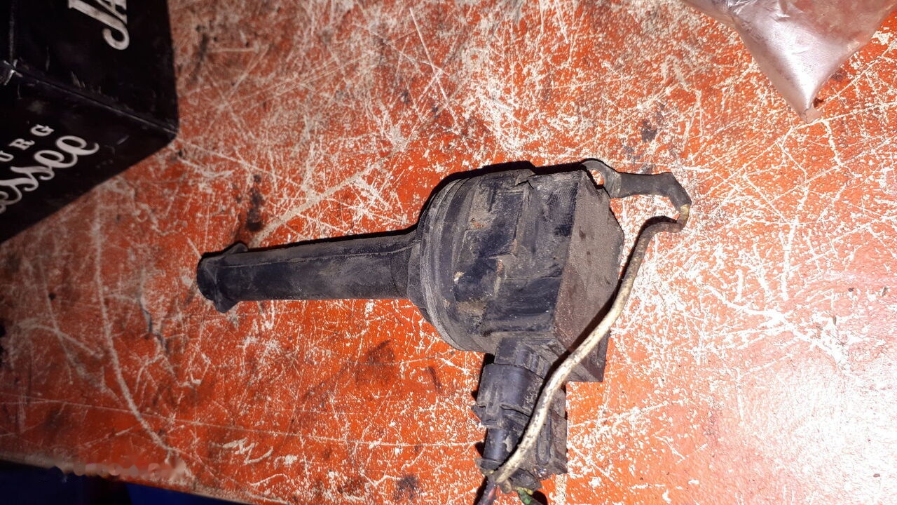 Bosch kolpak svechi 15W263 katushka zazhiganiya 08T199 MAN 0221503035 MAN Volvo - Elektrisk system for Buss: bilde 3 Bosch kolpak svechi 15W263 katushka zazhiganiya 08T199 MAN 0221503035 MAN Volvo - Elektrisk system for Buss: bilde 3