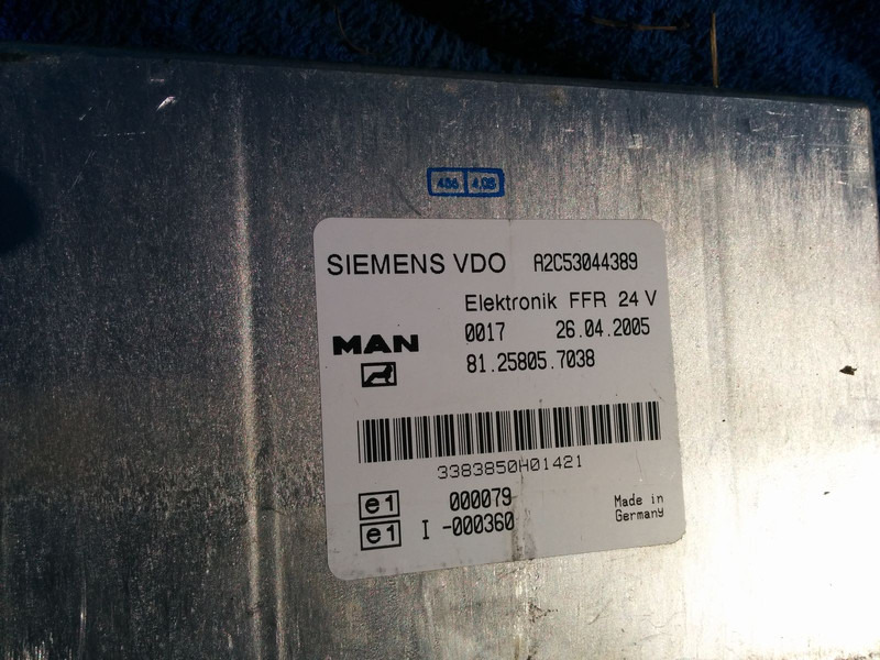 MAN VDO A2C53044389 . 81.25805.7038 .412.413.1.2. - Styreenhet: bilde 1 MAN VDO A2C53044389 . 81.25805.7038 .412.413.1.2. - Styreenhet: bilde 1
