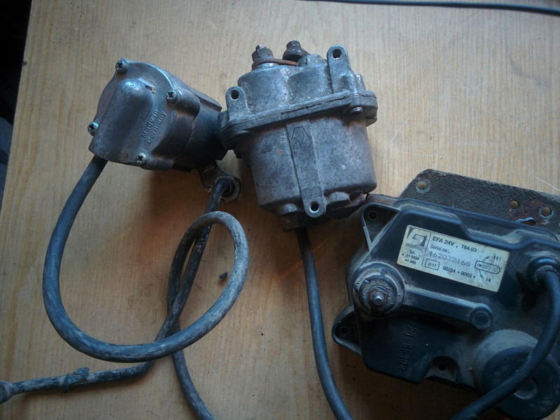 Mercedes-Benz потенциометр 445.805.2\2 . 4.4.\511.5.10. 5020. 5.9/ 5.18/3 . 44 - Styreenhet: bilde 1 Mercedes-Benz потенциометр 445.805.2\2 . 4.4.\511.5.10. 5020. 5.9/ 5.18/3 . 44 - Styreenhet: bilde 1