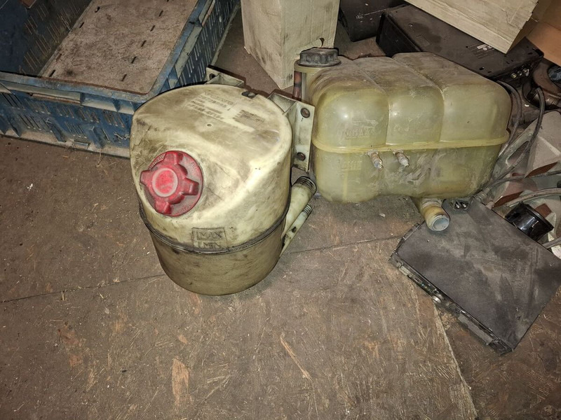 Volvo Scani - Ekspansjonstank: bilde 3 Volvo Scani - Ekspansjonstank: bilde 3