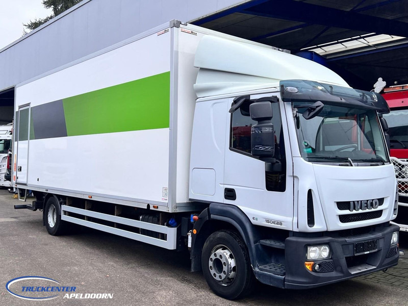 Iveco Eurocargo 150E28 175.650 km, AC, 3 Stoelen, 2000 kg lift, 6 Cilinder - Skapbil: bilde 1 Iveco Eurocargo 150E28 175.650 km, AC, 3 Stoelen, 2000 kg lift, 6 Cilinder - Skapbil: bilde 1