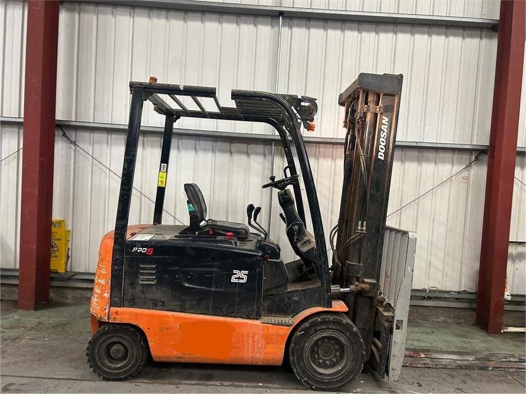 Doosan B25X-5 - El-truck: bilde 5 Doosan B25X-5 - El-truck: bilde 5