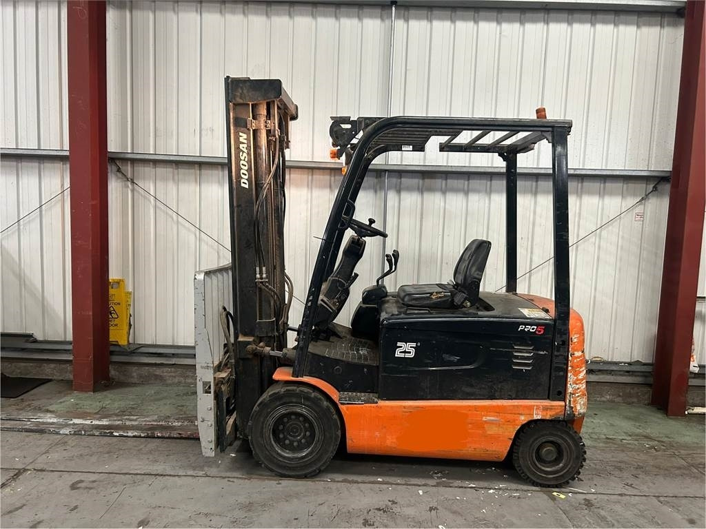 Doosan B25X-5 - El-truck: bilde 1 Doosan B25X-5 - El-truck: bilde 1