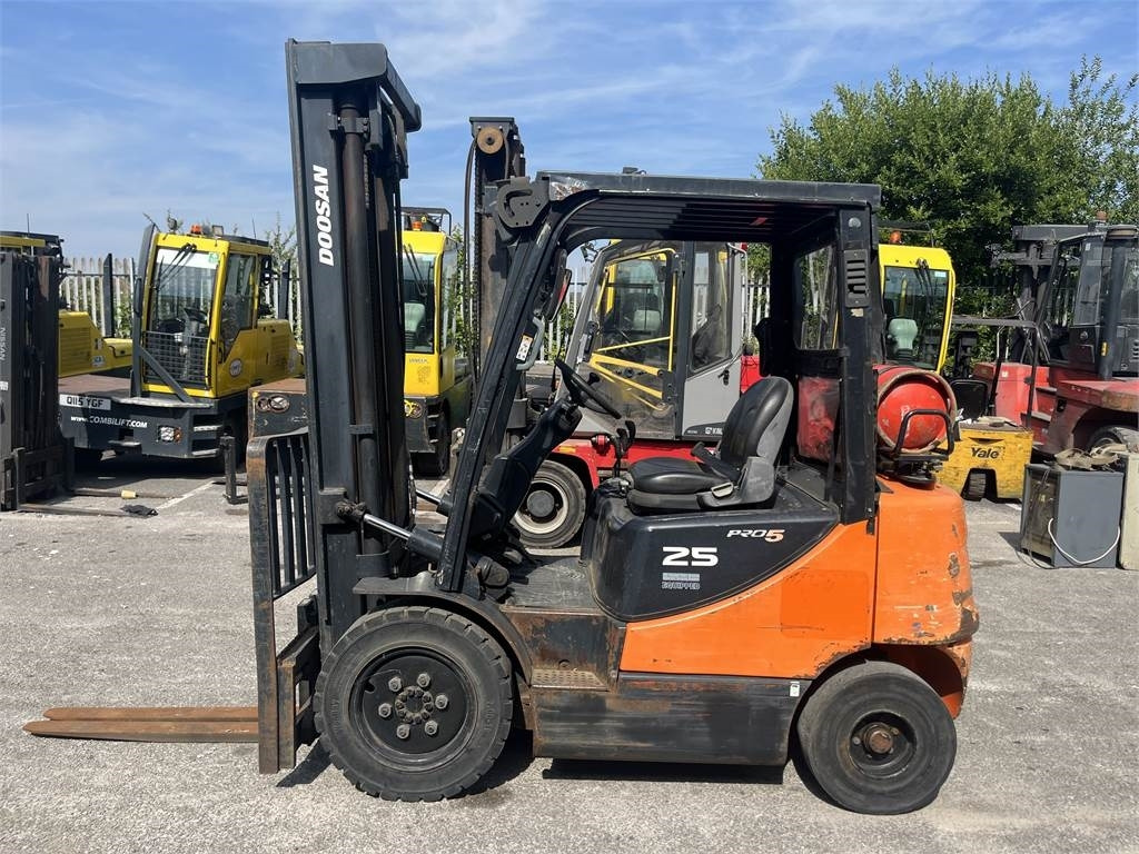 Doosan G25E-5 - Gasstruck: bilde 1 Doosan G25E-5 - Gasstruck: bilde 1