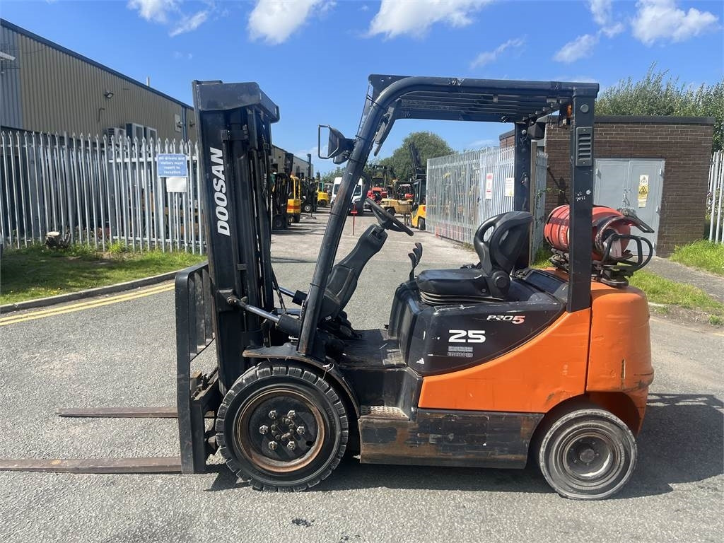 Doosan G25P-5 - Gasstruck: bilde 1 Doosan G25P-5 - Gasstruck: bilde 1