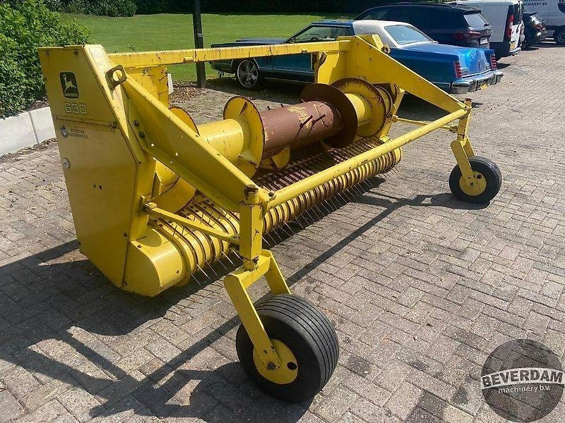 John Deere Pick-up 630 - Innhøstingsutstyr: bilde 2 John Deere Pick-up 630 - Innhøstingsutstyr: bilde 2