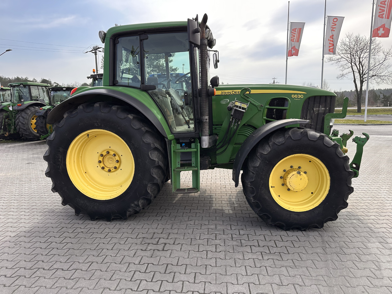 JOHN DEERE 6630 PREMIUM - Traktor: bilde 3 JOHN DEERE 6630 PREMIUM - Traktor: bilde 3
