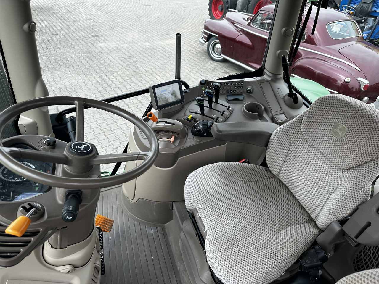 Traktor John Deere 6115R: bilde 6