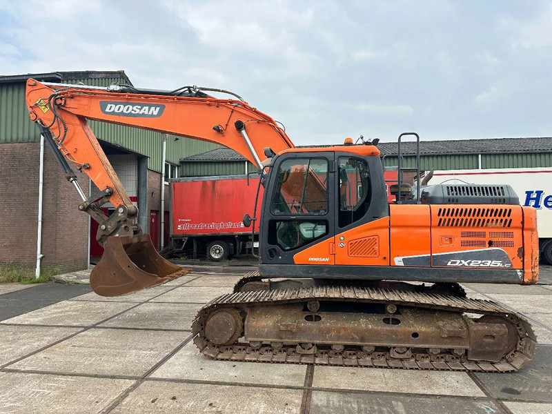 Doosan DX235LC 5 -  ONLY 4226 HOURS - - Beltegraver: bilde 1 Doosan DX235LC 5 -  ONLY 4226 HOURS - - Beltegraver: bilde 1