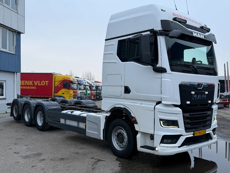 MAN TGX 35.580 8X4 EURO 6 + STEERING AXLE - Chassis lastebil: bilde 3 MAN TGX 35.580 8X4 EURO 6 + STEERING AXLE - Chassis lastebil: bilde 3