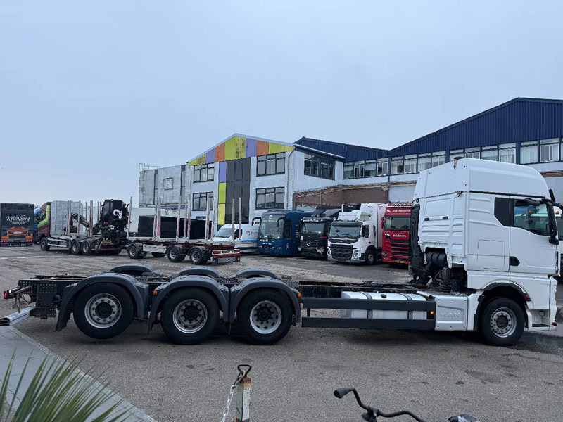 MAN TGX 35.580 8X4 EURO 6 + STEERING AXLE - Chassis lastebil: bilde 4 MAN TGX 35.580 8X4 EURO 6 + STEERING AXLE - Chassis lastebil: bilde 4