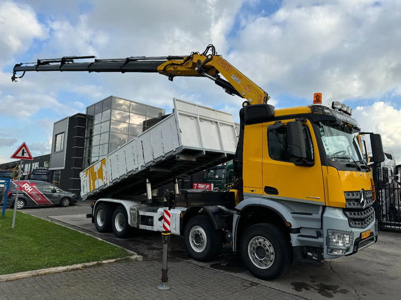 Mercedes-Benz Arocs 4448 8X4 + EURO 6 + FASSI F315 + REMOTE + KIPPER + STEERING AXLE - Tippbil, Kranbil: bilde 2 Mercedes-Benz Arocs 4448 8X4 + EURO 6 + FASSI F315 + REMOTE + KIPPER + STEERING AXLE - Tippbil, Kranbil: bilde 2
