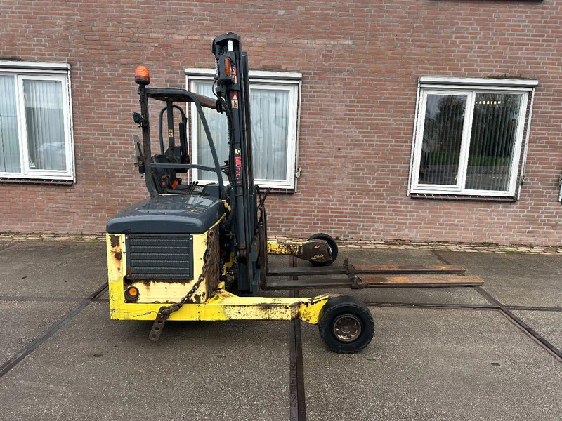 Moffett M4 25.3 2,5 TON SIDESHIFT DIESEL MEENEEMHEFTRUCK - Medbringertruck: bilde 4 Moffett M4 25.3 2,5 TON SIDESHIFT DIESEL MEENEEMHEFTRUCK - Medbringertruck: bilde 4